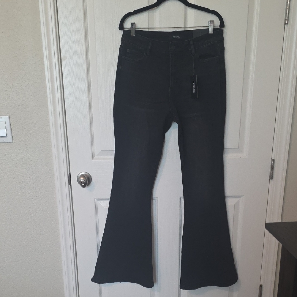 Zenana Outfitters Black Flare Jeans